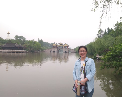 李群.jpg 李群.jpg